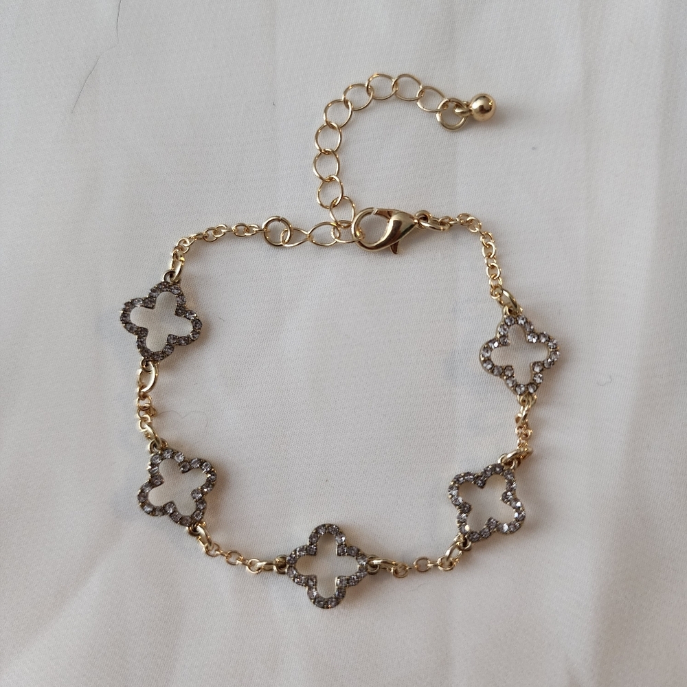 4-Leaf Clover Flower Bracelet Adjustable Cutout Gold-tone Clear Rhinestone